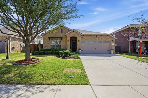 421 Foxcraft Dr, Fort Worth, TX, 76131-4271 | Card Image