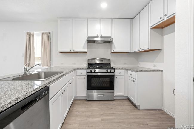 7119 Satellite Way, House other with 3 bedrooms, 2 bathrooms and null parking in San Antonio TX | Image 6