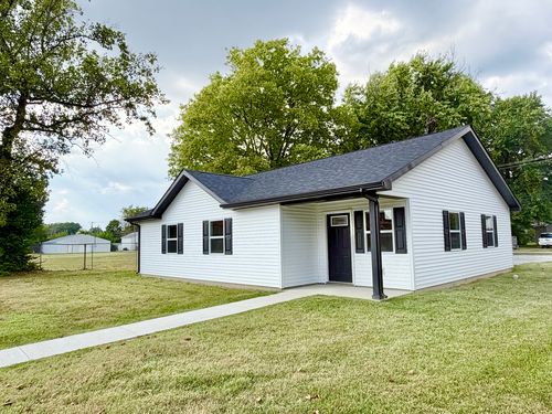 868 E 2nd St, Centralia, IL, 62801-3602 | Card Image