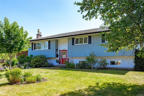 1510 Edgemont Rd, Saanich, BC, V8N4P9 | Card Image