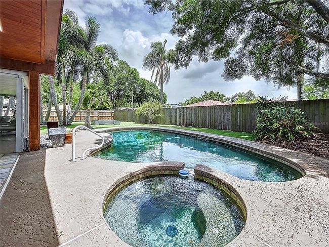 11525 Country Oaks Dr, House other with 3 bedrooms, 2 bathrooms and null parking in TAMPA FL | Image 13