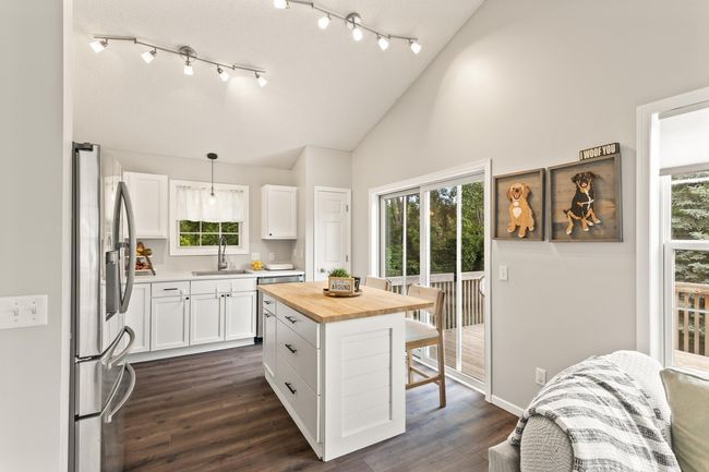 7371 Devin Ln, Townhouse with 3 bedrooms, 3 bathrooms and null parking in Shakopee MN | Image 4