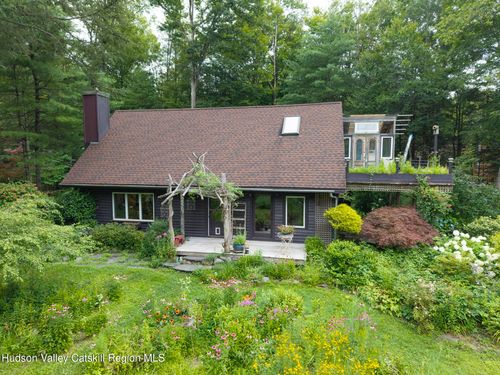 323 Beaverkill Rd, Kingston, NY, 12401-7738 | Card Image