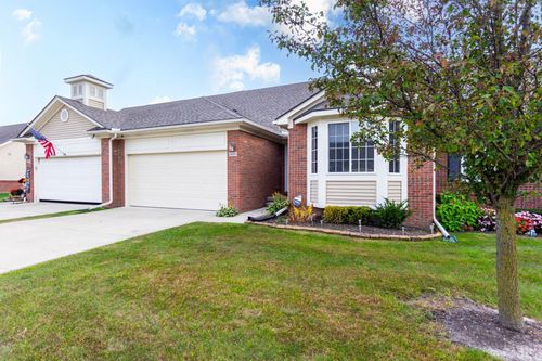 26196 Captains Lndg, Chesterfield, MI, 48051-3305 | Card Image