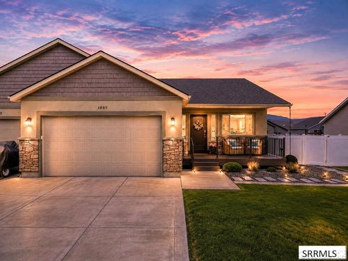 1027 Pinewood Ave, Chubbuck, ID, 83202-3200 | Card Image