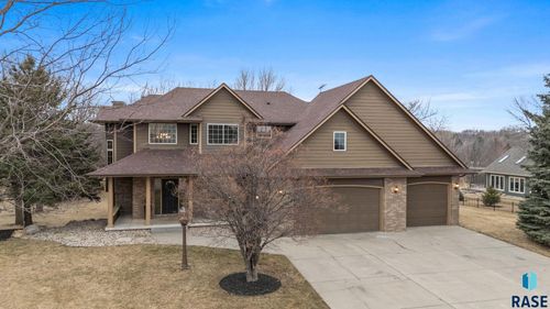1601 S Sierra Cir Circle, Sioux Falls, SD, 57110 | Card Image
