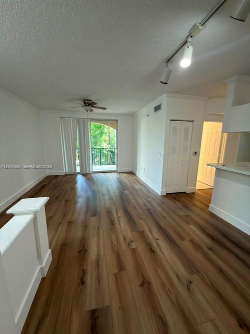 4202-17145 N Bay Rd, Sunny Isles Beach, FL, 33160-3452 | Card Image
