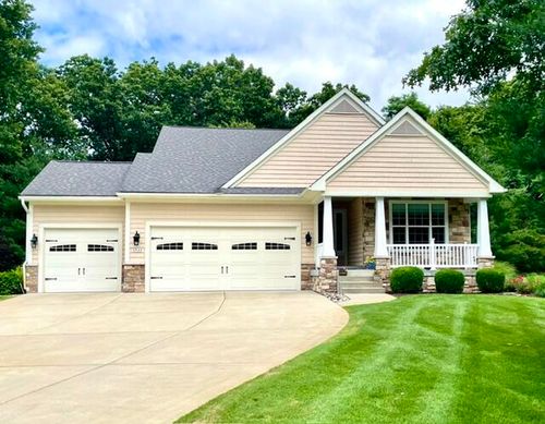 5533 S Red Pine Cir, Kalamazoo, MI, 49009-4087 | Card Image