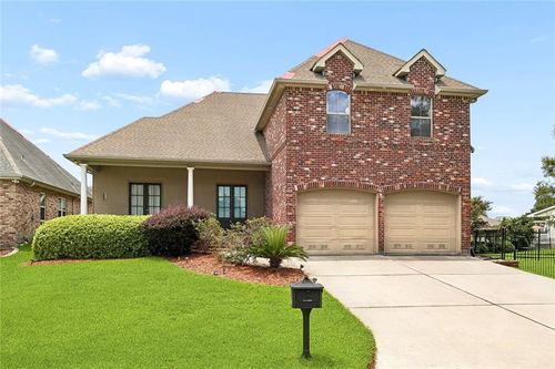 108 Valiant Ln, Slidell, LA, 70458-9135 | Card Image