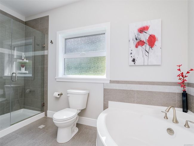 Ensuite | Image 16