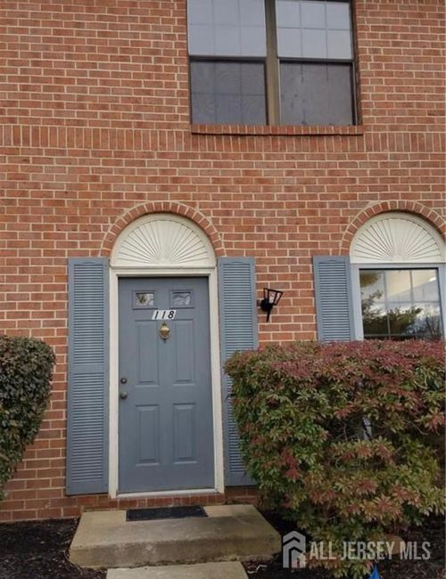118 Pear Tree Ln, Franklin Park, NJ, 08823-1415 | Card Image