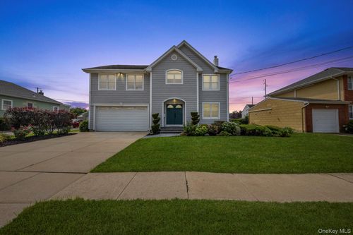 458 Mineola Ave, Carle Place, NY, 11514-1616 | Card Image