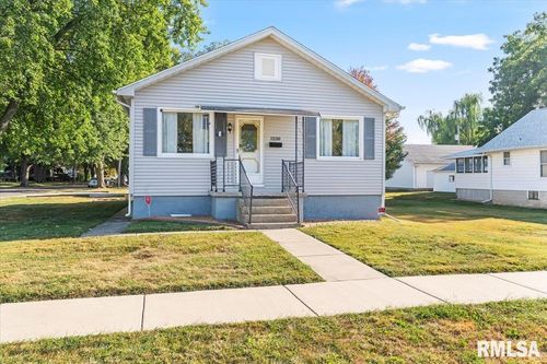 1230 E Ridgely Ave, Springfield, IL, 62702-2832 | Card Image