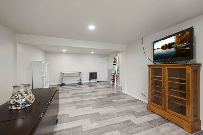 105 Community Dr, Condo with 3 bedrooms, 3 bathrooms and null parking in FALL RIVER WI | Image 38