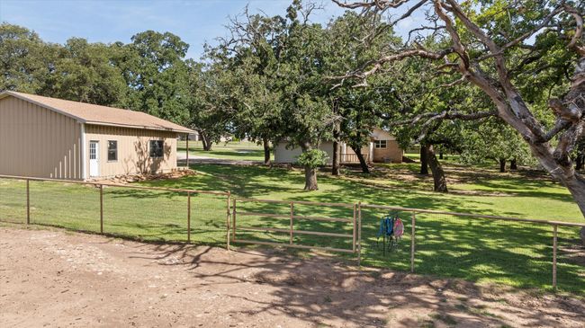 111 Encino Springs Ln, House other with 3 bedrooms, 2 bathrooms and null parking in Weatherford TX | Image 6