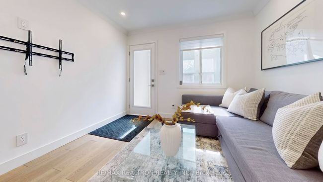 92 Walpole Ave, House attached with 2 bedrooms, 1 bathrooms and null parking in Toronto ON | Image 10