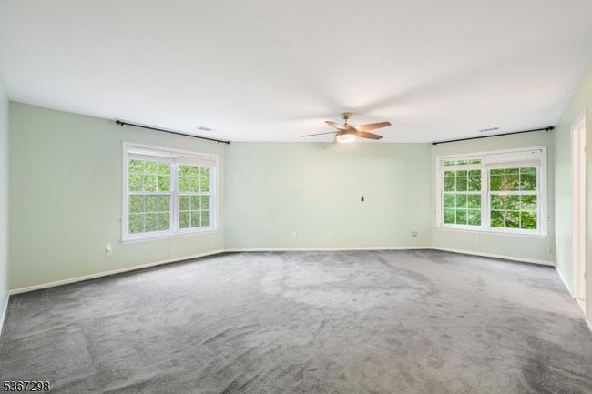 32 Berkeley Sq, Townhouse with 3 bedrooms, 2 bathrooms and null parking in Berkeley Heights NJ | Image 9