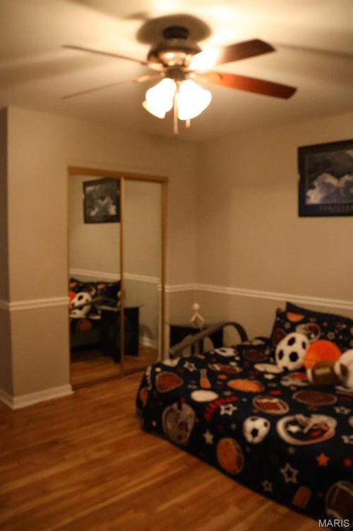 2365 Thunderbird Ave, Florissant, MO, 63033-1746 | Card Image