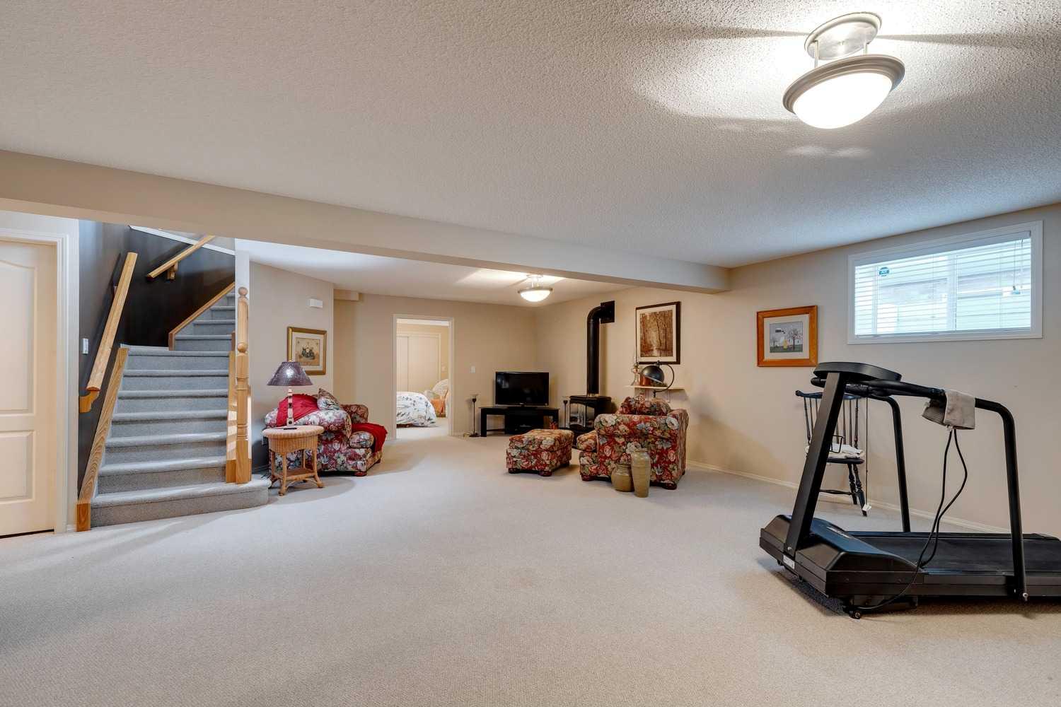 22 Mt Alberta Manor Se, Home with 4 bedrooms, 3 bathrooms and 4 parking in Calgary AB | Image 29