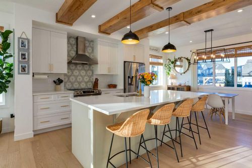 301 Sundown Rd, Cochrane, AB, T4C2T2 | Card Image