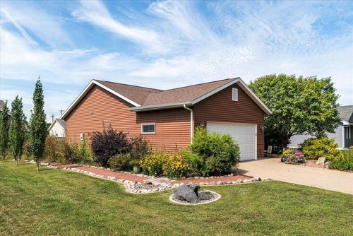 4240 Verchota Street, La Crosse, WI, 54601 | Card Image