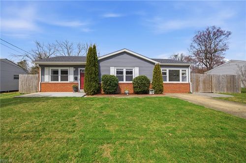 4724 Lonewillow Ln, Virginia Beach, VA, 23455-5423 | Card Image