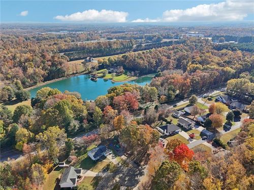 2004 Sunrise Cir, Lexington, NC, 27295-8521 | Card Image