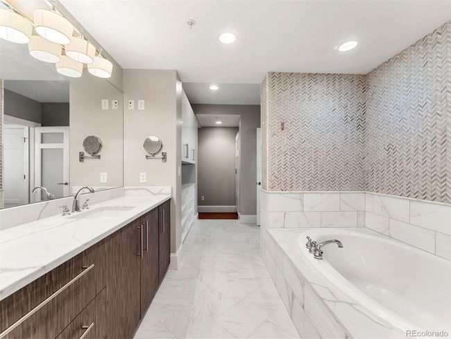 UNIT-2524L - 2001 Lincoln St, Condo with 4 bedrooms, 4 bathrooms and 2 parking in Denver CO | Image 25