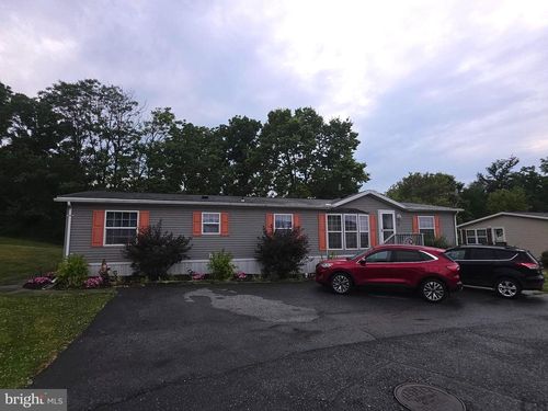 17 Patricia Dr, Lebanon, PA, 17042-8711 | Card Image