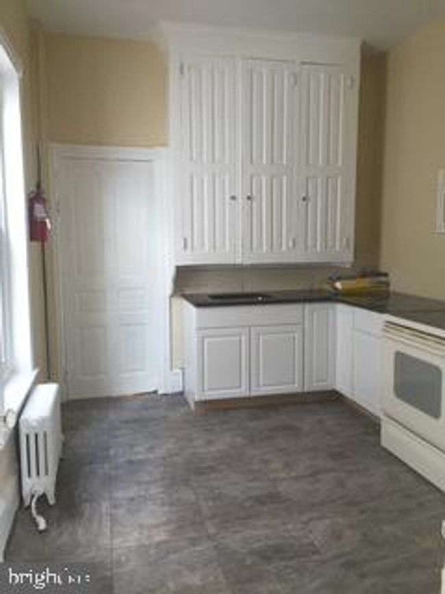 118 King St, Home with 5 bedrooms, 2 bathrooms and null parking in POTTSTOWN PA | Image 4
