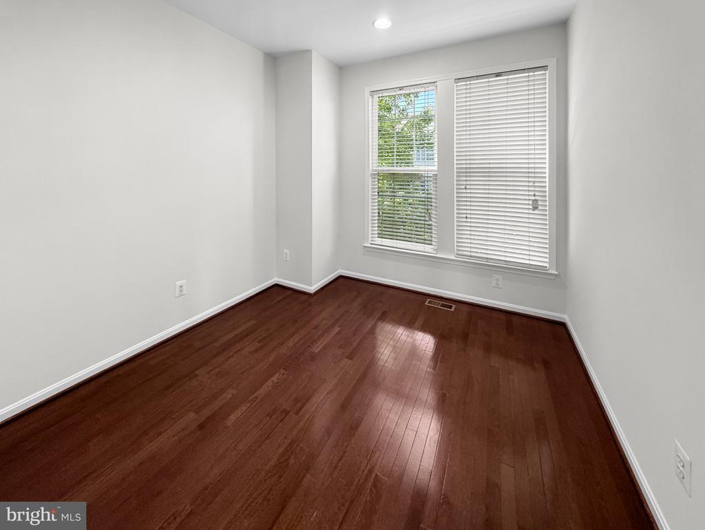 Residential Lease in ASHBURN 4