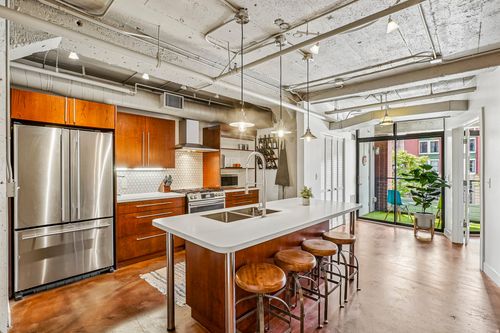 202-328 W 200 S, Salt Lake City, UT, 84101-1230 | Card Image