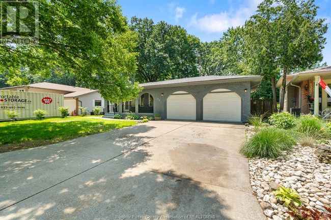 1361 Isabelle Pl, Home with 5 bedrooms, 2 bathrooms and null parking in Windsor ON | Image 4
