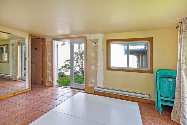 579&amp;581 Bayview Drive, House other with 2 bedrooms, 2 bathrooms and null parking in Mayne Island BC | Image 28