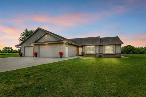W4293 Old Green Lake Road, Princeton, WI, 54968 | Card Image
