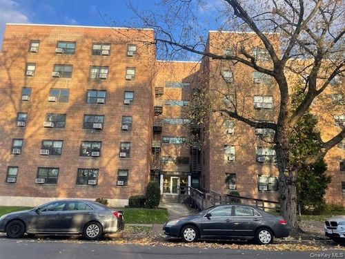 apt-1c-73-45 210th St, Oakland Gardens, NY, 11364-2805 | Card Image