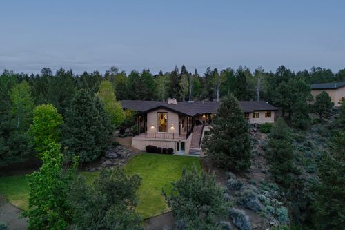 8050 Nw Grubstake Way, Redmond, OR, 97756-8096 | Card Image