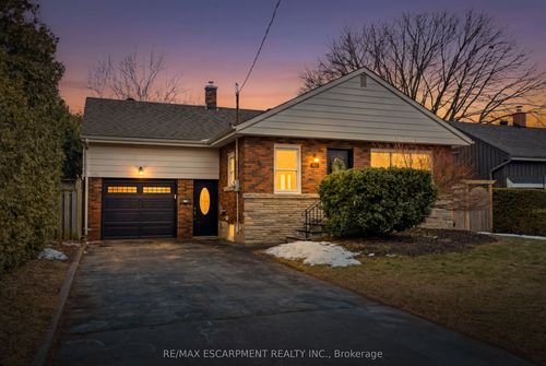 411 Pepper Dr, Burlington, ON, L7R3E1 | Card Image