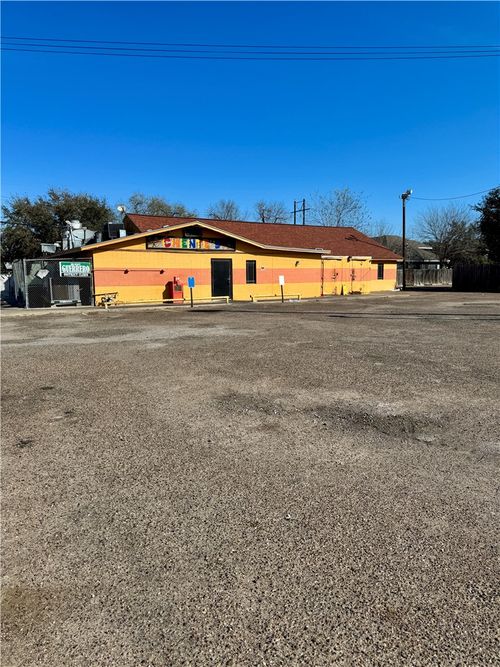 107 Cecilia St, Alice, TX, 78332-6509 | Card Image