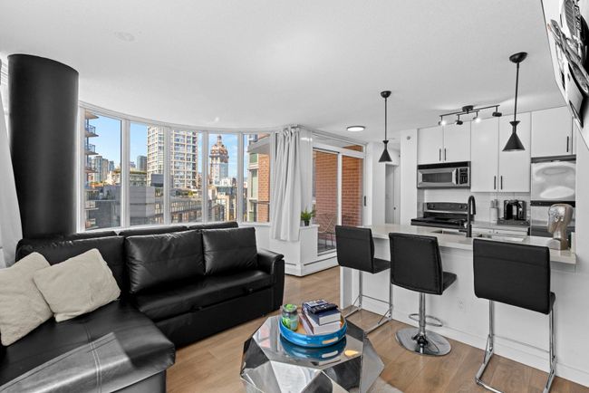 1005 - 688 Abbott Street, Condo with 1 bedrooms, 1 bathrooms and 1 parking in Vancouver BC | Image 1