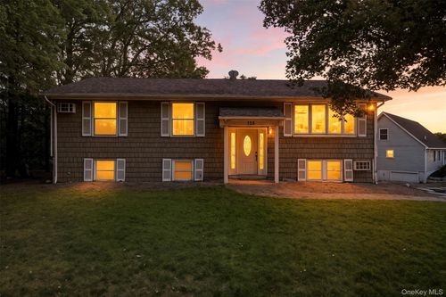 135 Lake Shore Dr E, Rock Hill, NY, 12775-6519 | Card Image