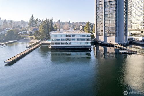 apt-201-1600 43rd Ave E, Seattle, WA, 98112-3247 | Card Image