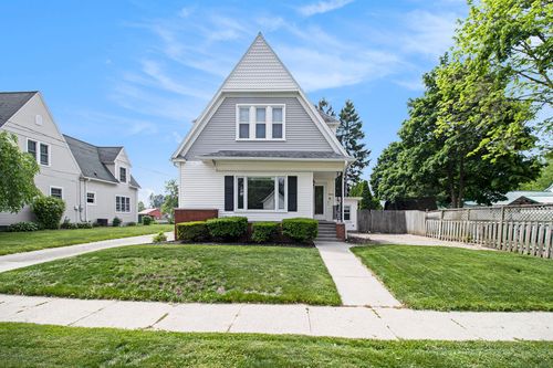 16 E Pine St, Fremont, MI, 49412-1656 | Card Image