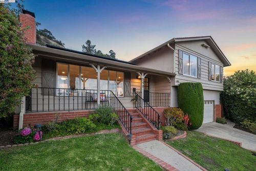 598 Crestmont Dr, Oakland, CA, 94619-2320 | Card Image