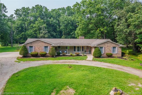 13725 Randy Ln, Milford, MI, 48380-1338 | Card Image