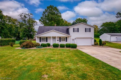 25 S Van Buren Ave, Barberton, OH, 44203-3519 | Card Image