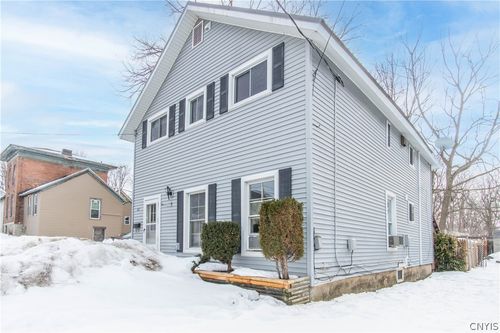 411 Prospect St, Watertown, NY, 13601-3670 | Card Image