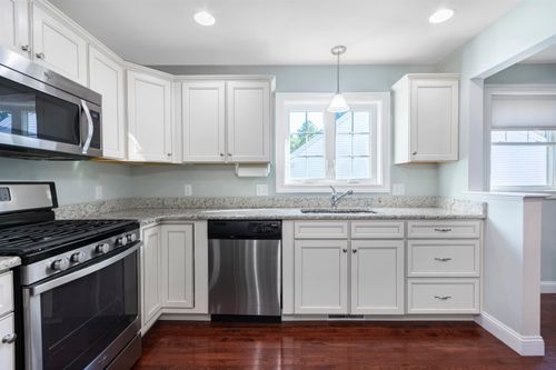 19 Furnival Road, Nashua, NH, 03064 | Card Image