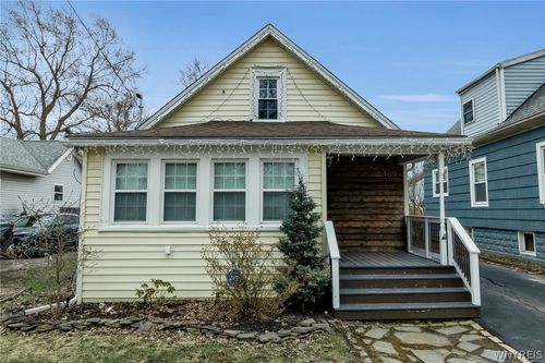 469 Broad St, Tonawanda, NY, 14150-1911 | Card Image