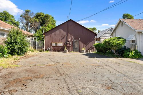 2143 Perkins Way, Sacramento, CA, 95818 | Card Image